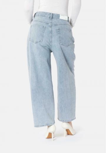 Свободные джинсы
