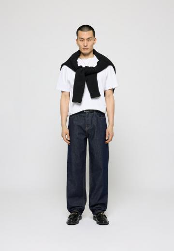 Свободные джинсы