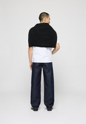 Свободные джинсы