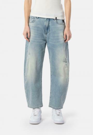 Свободные джинсы