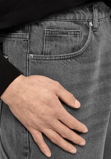 Свободные джинсы