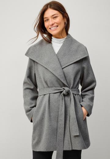 Короткое пальто