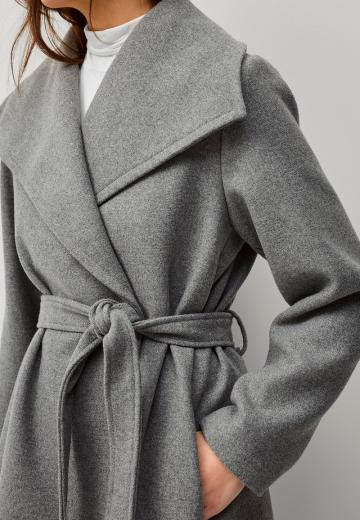 Короткое пальто