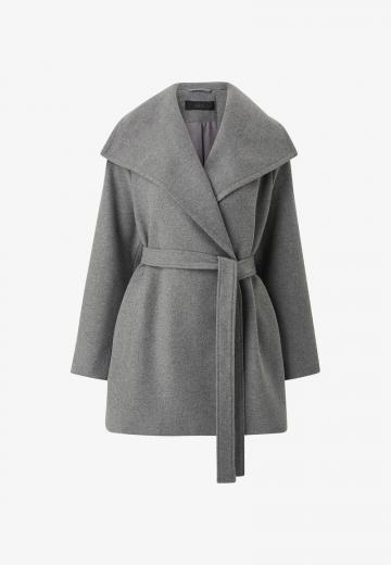 Короткое пальто