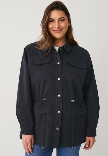 Блейзер с накладными карманами