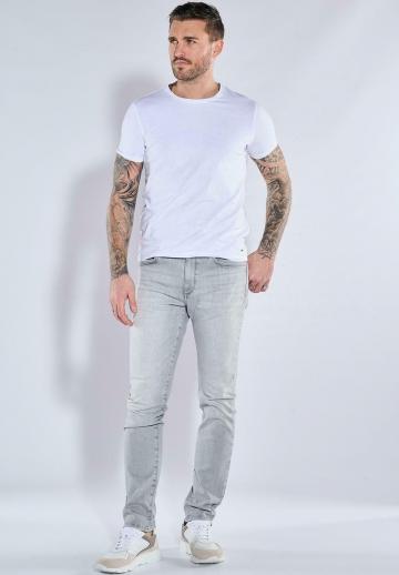 Узкие джинсы