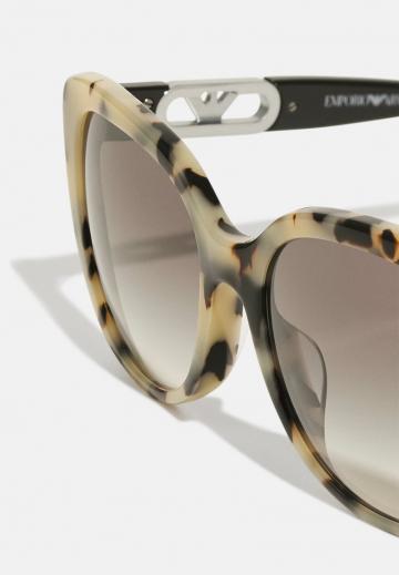 Солнечные очки