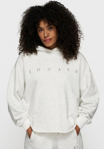 Пуловер с капюшоном