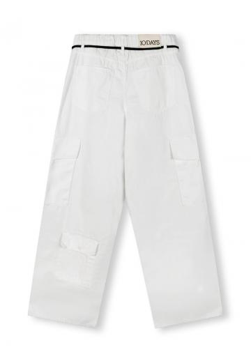 Брюки с накладными карманами