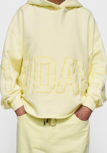 Пуловер с капюшоном