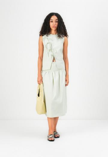 Блузка без рукавов