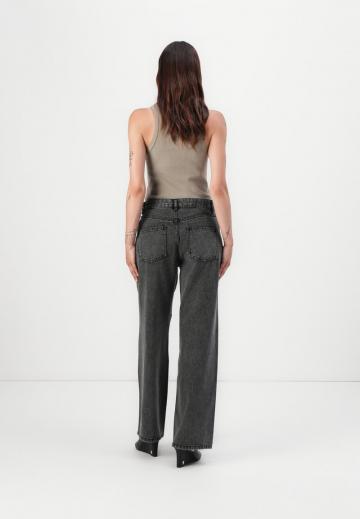 Свободные джинсы