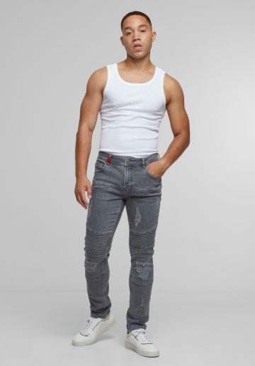 Узкие джинсы