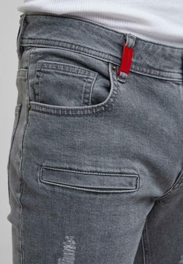 Узкие джинсы