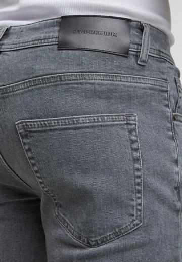 Узкие джинсы