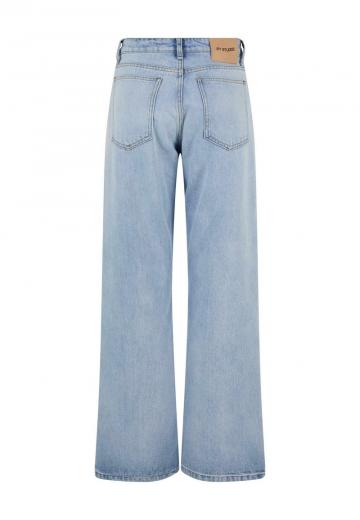 Клешеные джинсы