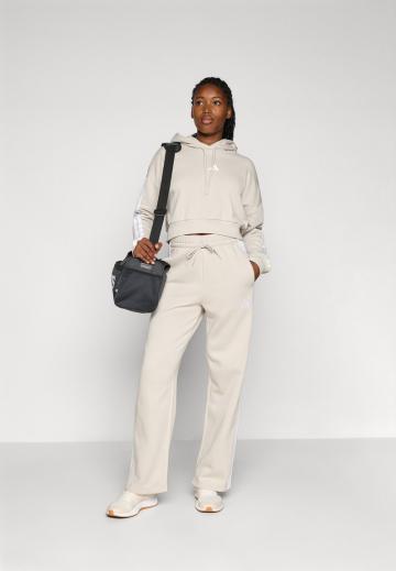 Спортивная толстовка