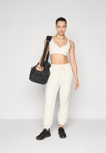 Бюстгальтер без косточек