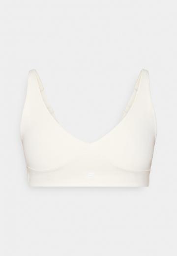 Бюстгальтер без косточек