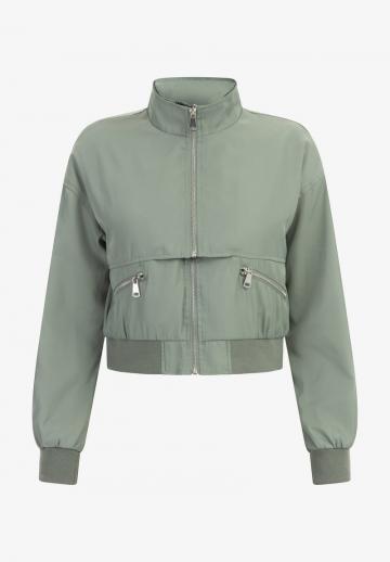 Куртка с накладнымит карманами