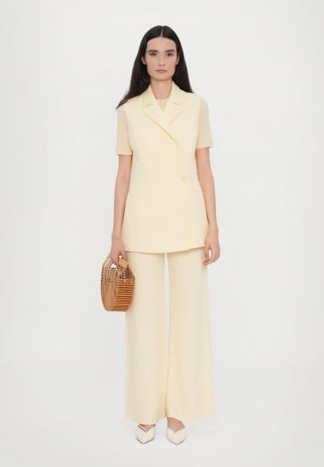 Длинный жилет