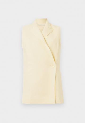 Длинный жилет
