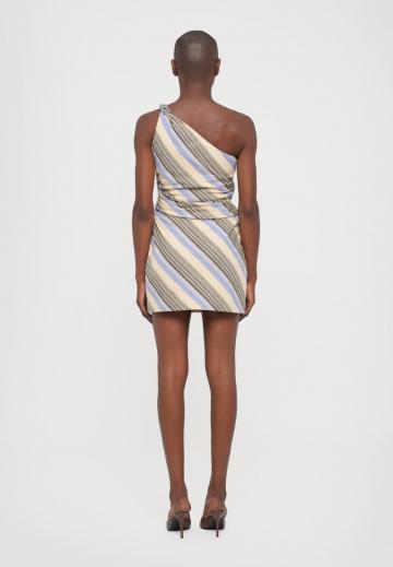 Короткое платье