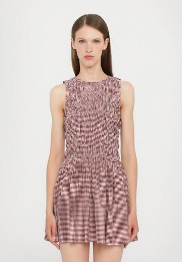 Короткое платье