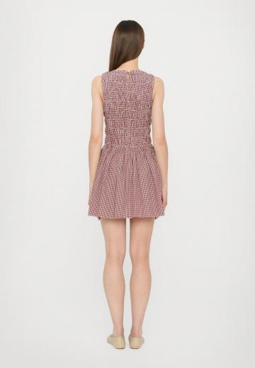 Короткое платье