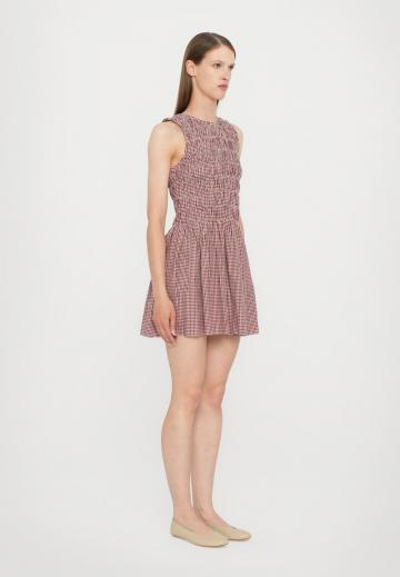 Короткое платье