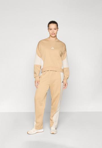 Спортивная толстовка