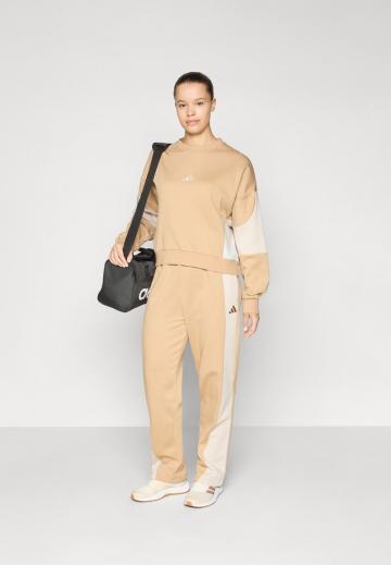 Спортивная толстовка