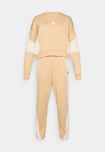 Спортивная толстовка