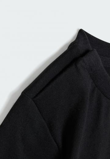 Спортивные шорты