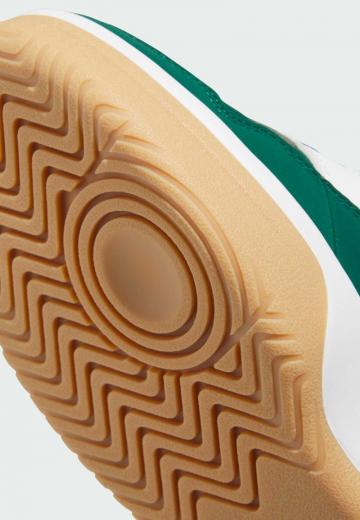 Тренировочные кроссовки