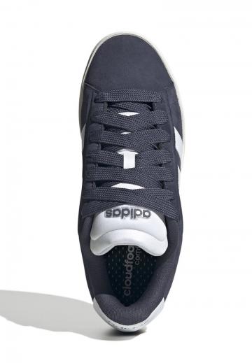 Походные кроссовки