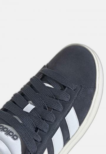 Походные кроссовки