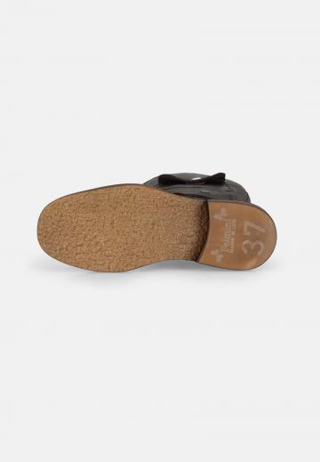 Сапоги на шнуровке