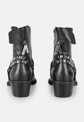 Ковбойские сапоги