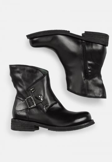 Широкие сапоги