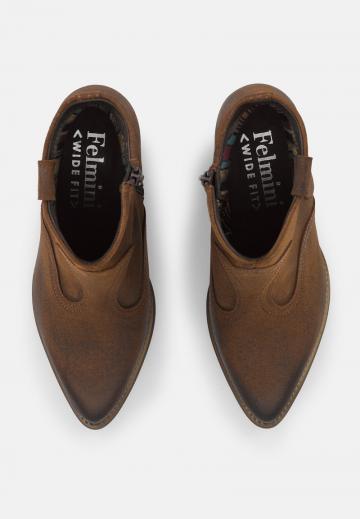 Широкие сапоги