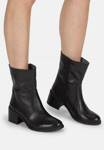 Широкие сапоги