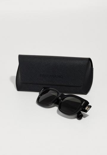 Солнечные очки