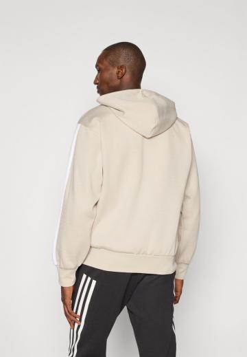 Спортивная кофта