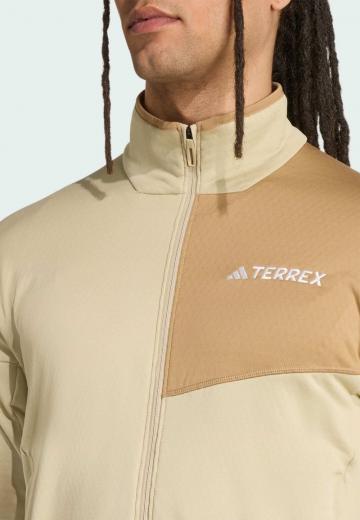 Спортивная кофта