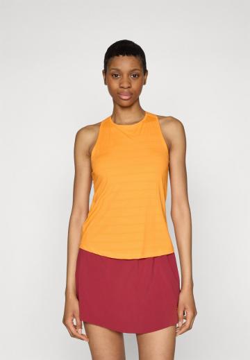 Спортивный топ