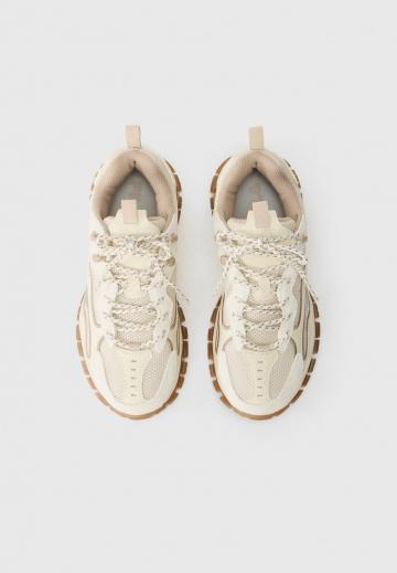 Гандбольные кроссовки