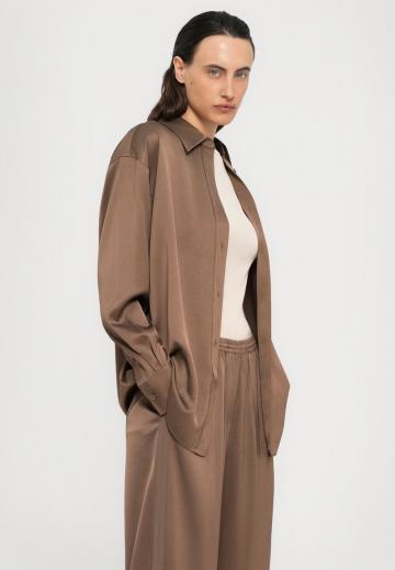 Атласная блузка