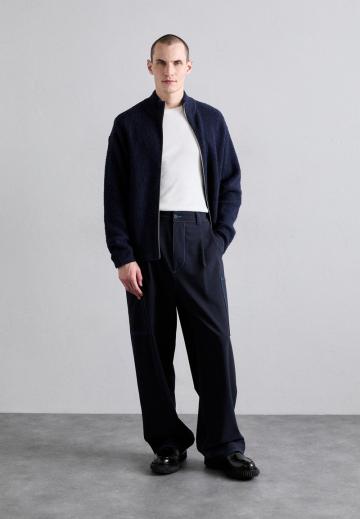 Вязаная кофта