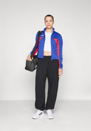 Спортивная куртка